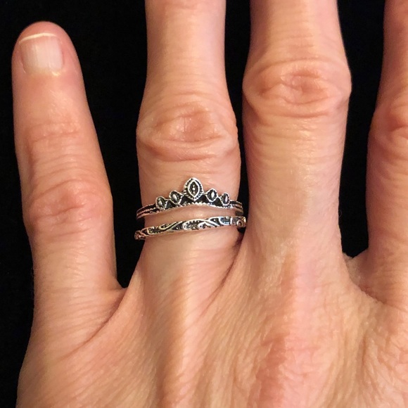 Elegant Silver Stacking Rings - Picture 3 of 9